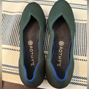 Pre-Loved Rothy's Emerald Green Round Toe Flats (RETIRED)